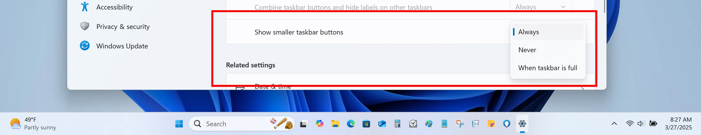 Ảnh chụp màn hình cài đặt tùy chọn thu phóng biểu tượng thanh tác vụ trên Windows 11