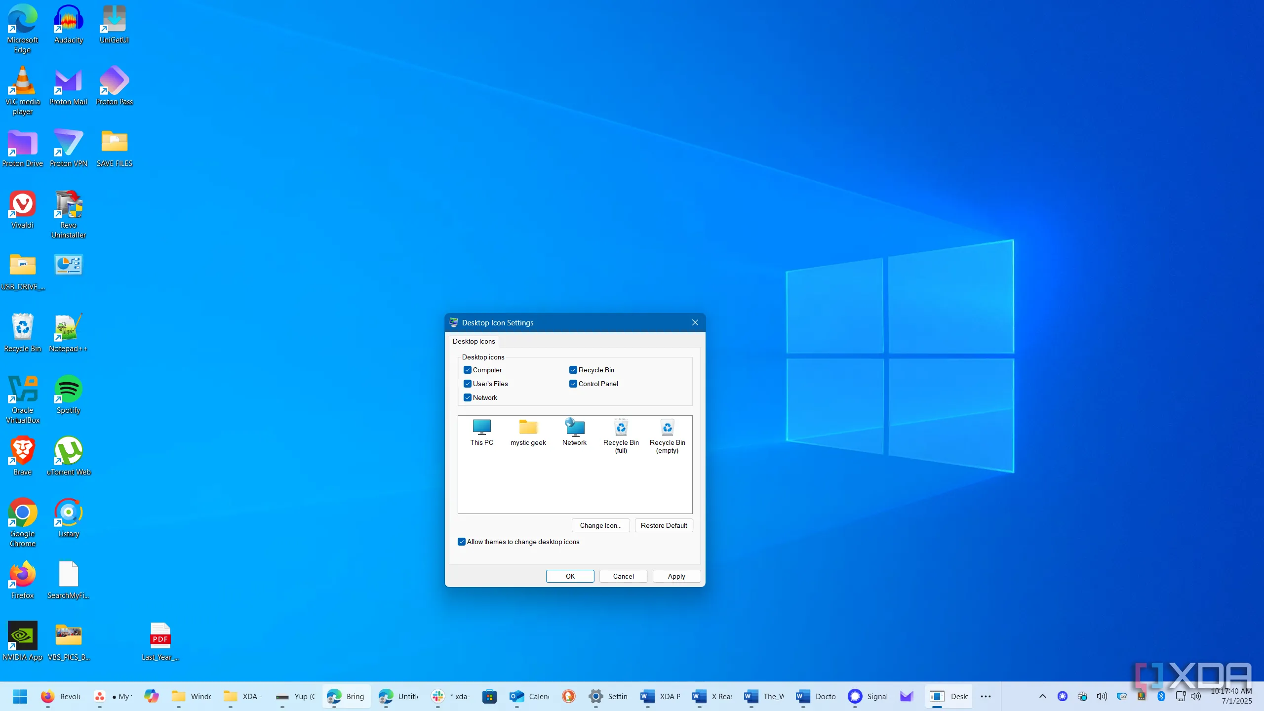 Cài đặt biểu tượng màn hình desktop cổ điển trong Windows 11, giúp người dùng dễ dàng truy cập các mục như This PC và Control Panel