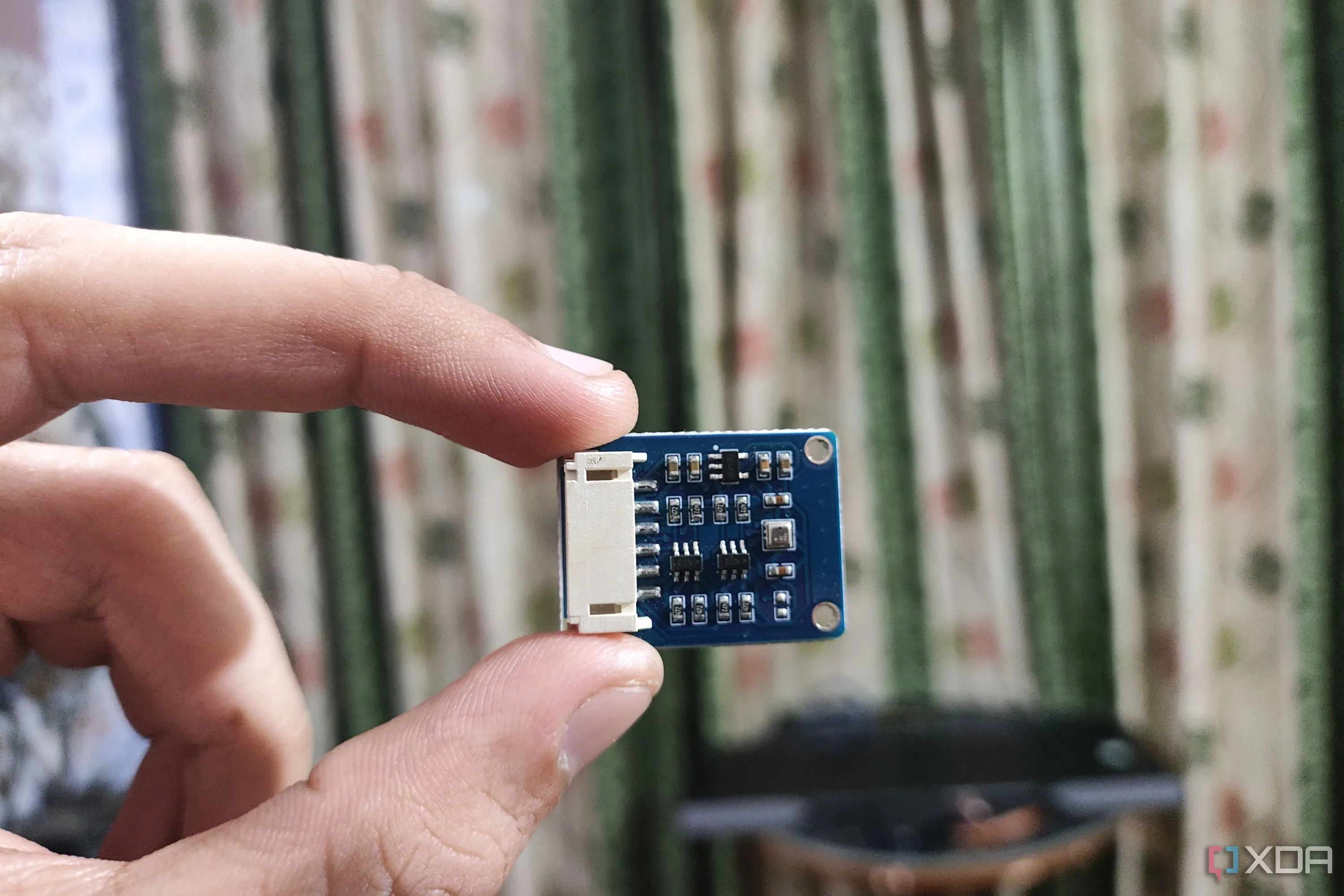 Cảm biến BME280, một thành phần quan trọng để thu thập dữ liệu môi trường cho hệ thống điều khiển điều hòa nhiệt độ thông minh.