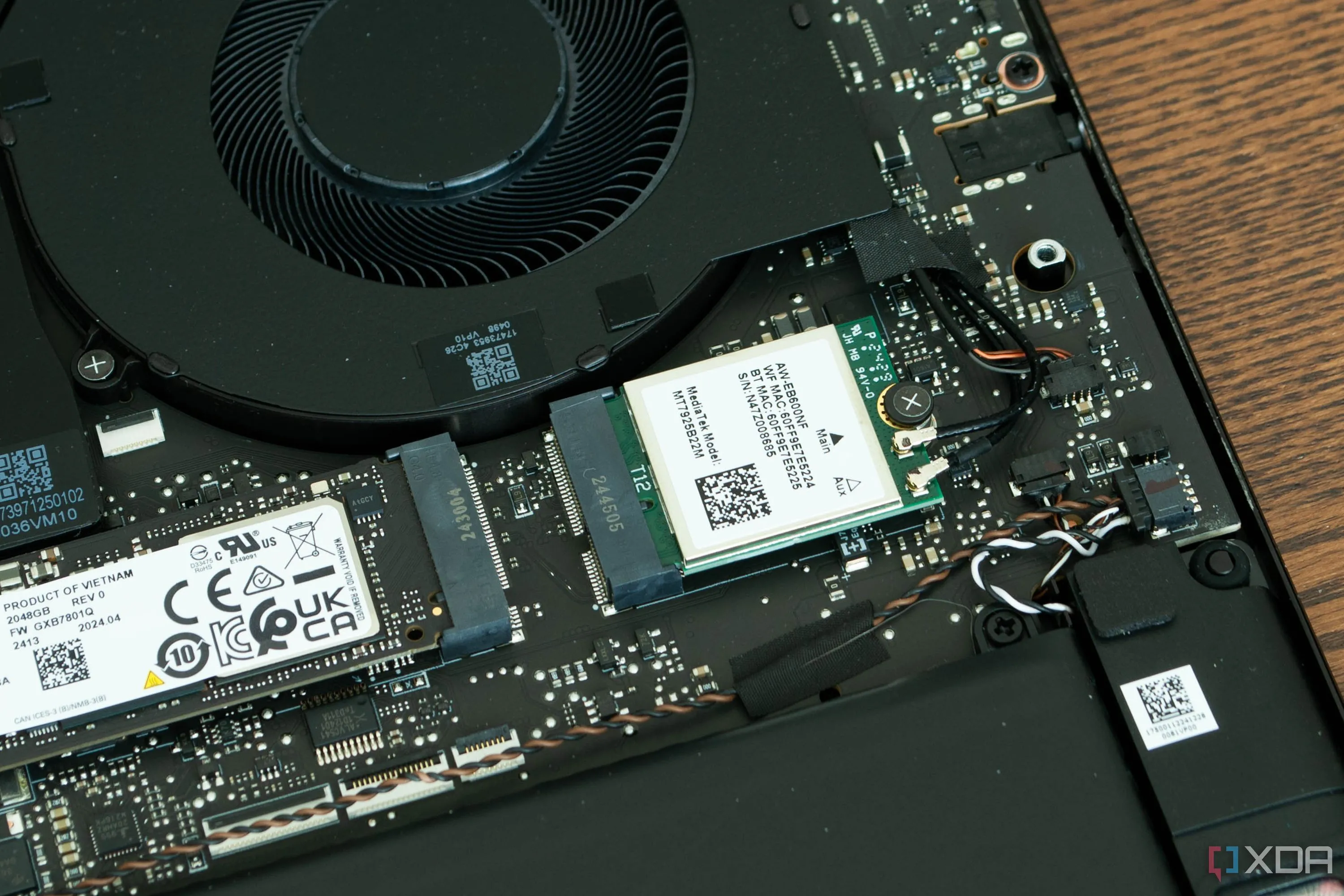 Cận cảnh chip âm thanh laptop Razer Blade