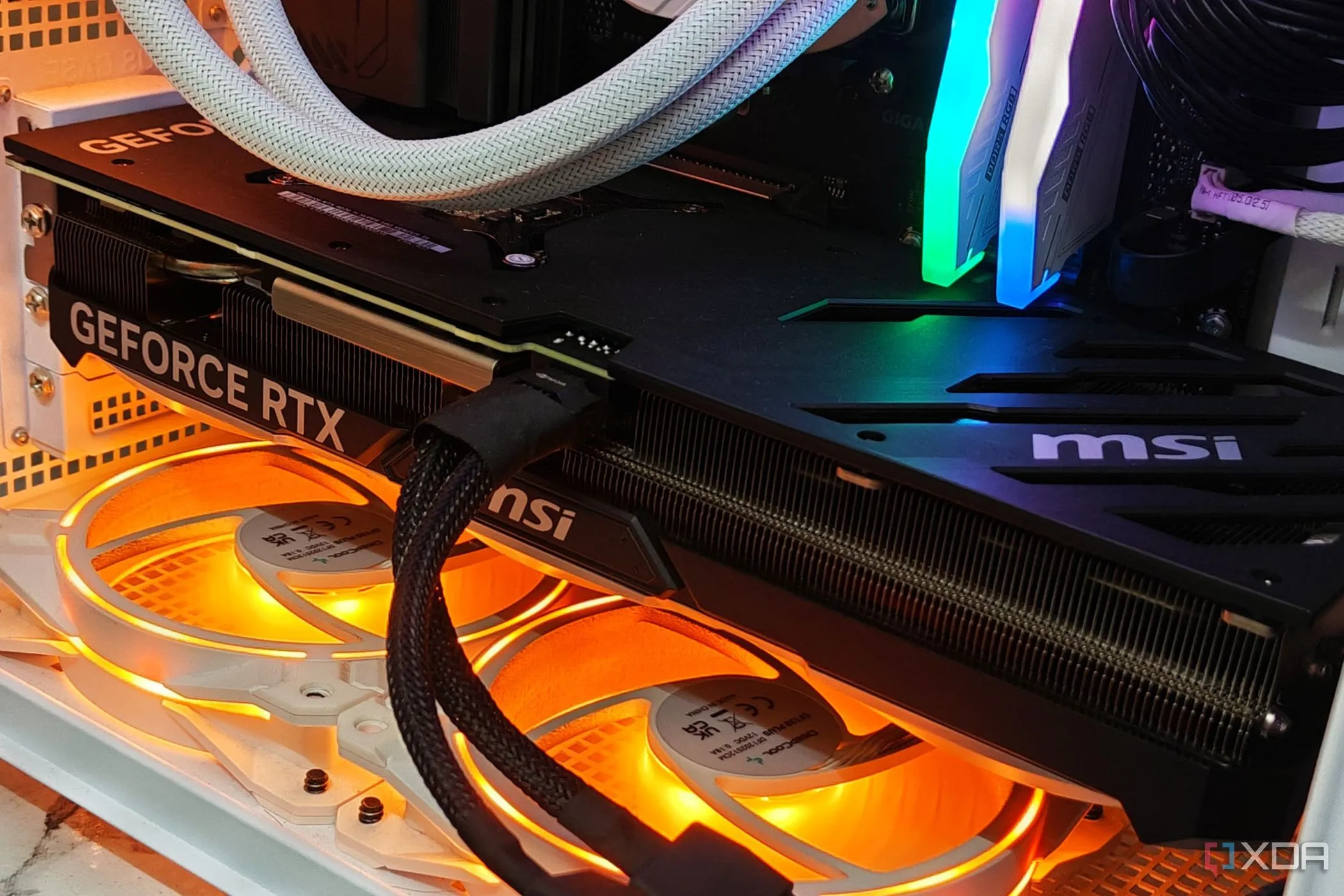 Khám Phá Công Dụng Bất Ngờ Của Cổng USB Nội Bộ Trên Bo Mạch Chủ Máy Tính