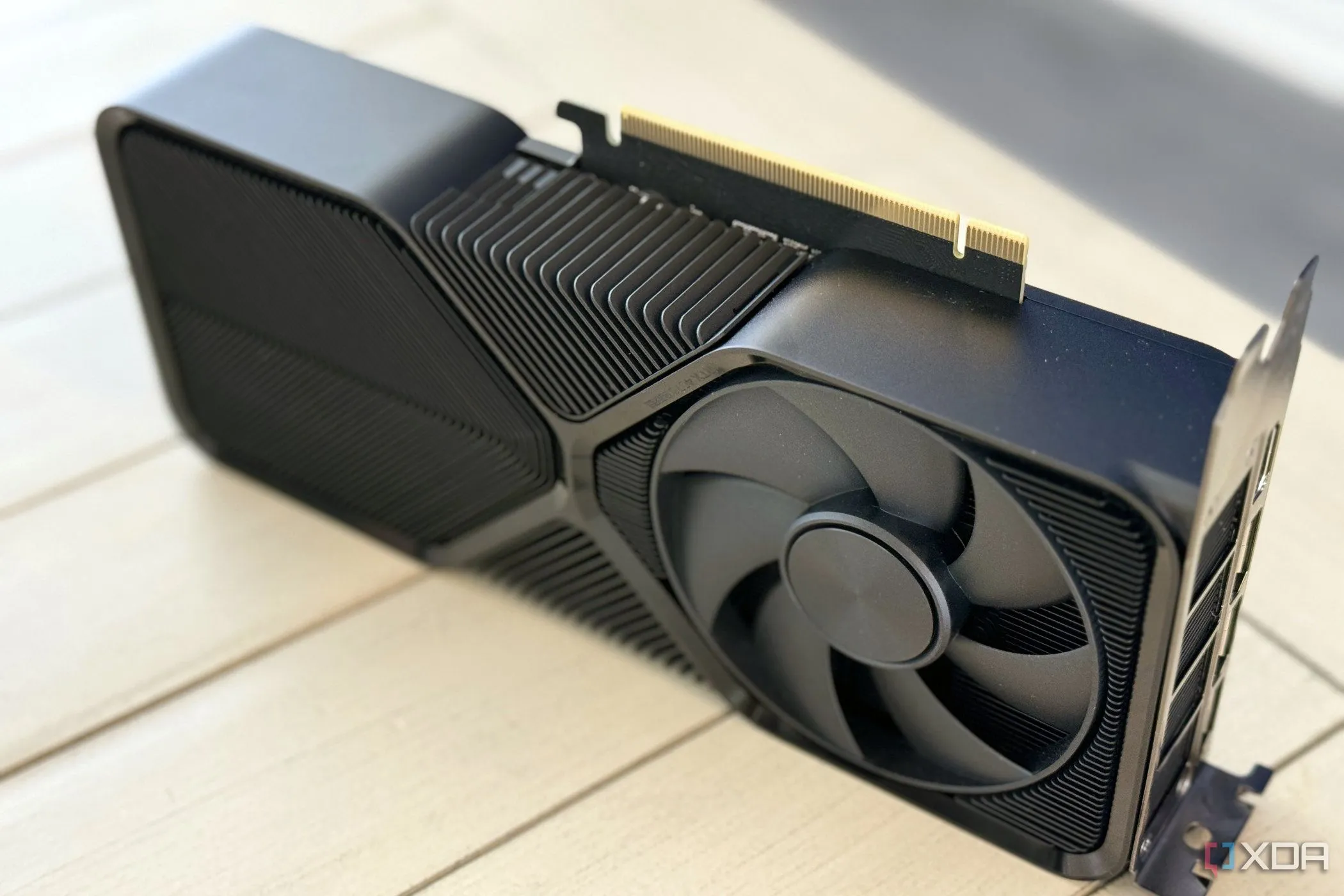 Card đồ họa Nvidia GeForce RTX 4070 Super Founders Edition, một linh kiện PC cao cấp, cần kiên nhẫn so sánh giá để tối ưu chi phí khi tự build PC.