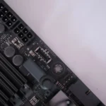 Cổng USB-C nội bộ trên bo mạch chủ ASUS ROG Crosshair X670E Hero