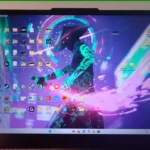 Giao diện màn hình Windows 11 với hình nền động từ ứng dụng tùy chỉnh