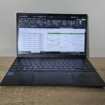 Giao diện Microsoft Excel với một bảng tính phức tạp, hiển thị các công thức và dữ liệu, minh họa các khả năng xử lý dữ liệu