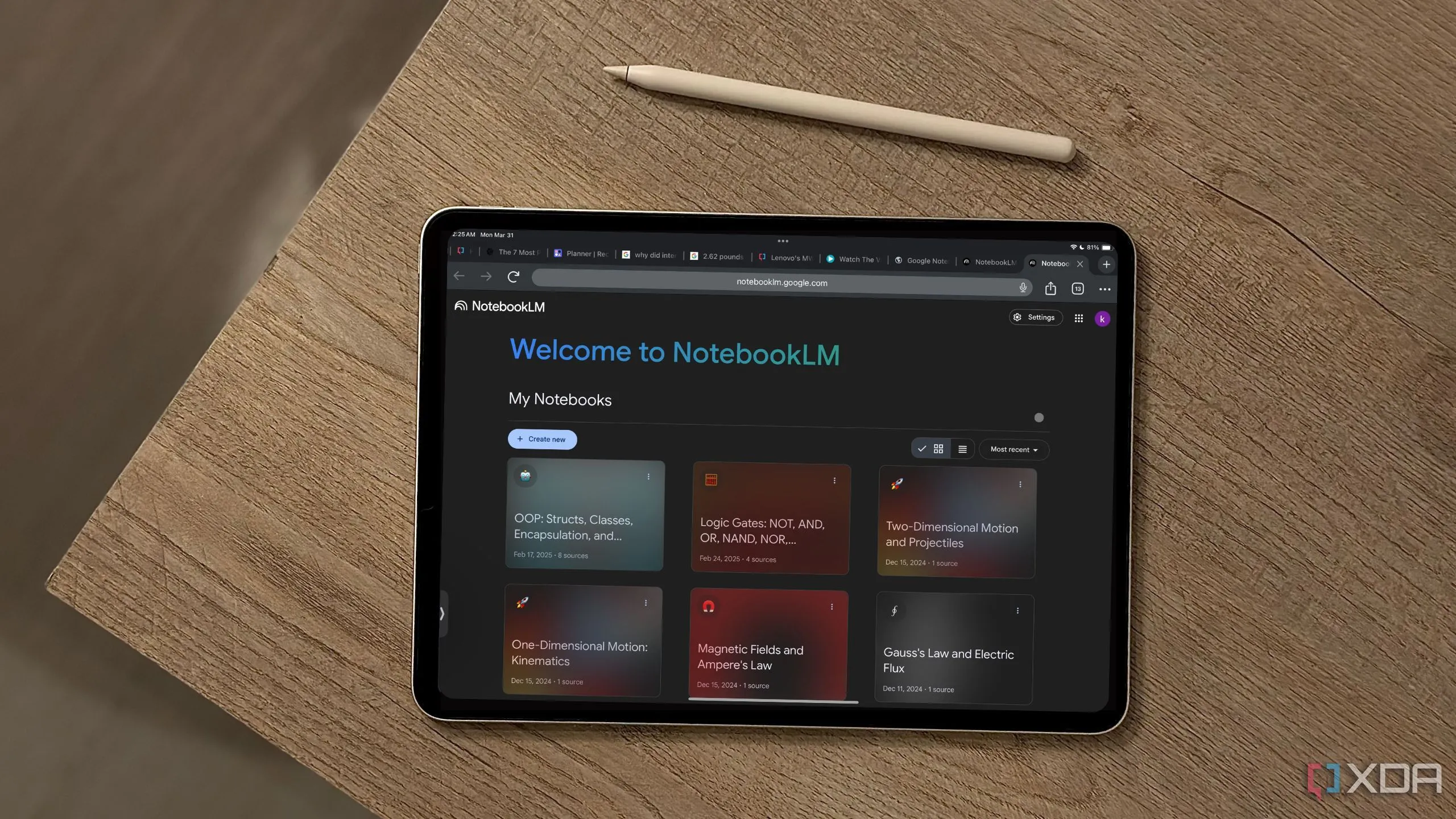 Giao diện NotebookLM trên iPad, minh họa khả năng ứng dụng của trợ lý nghiên cứu AI này.
