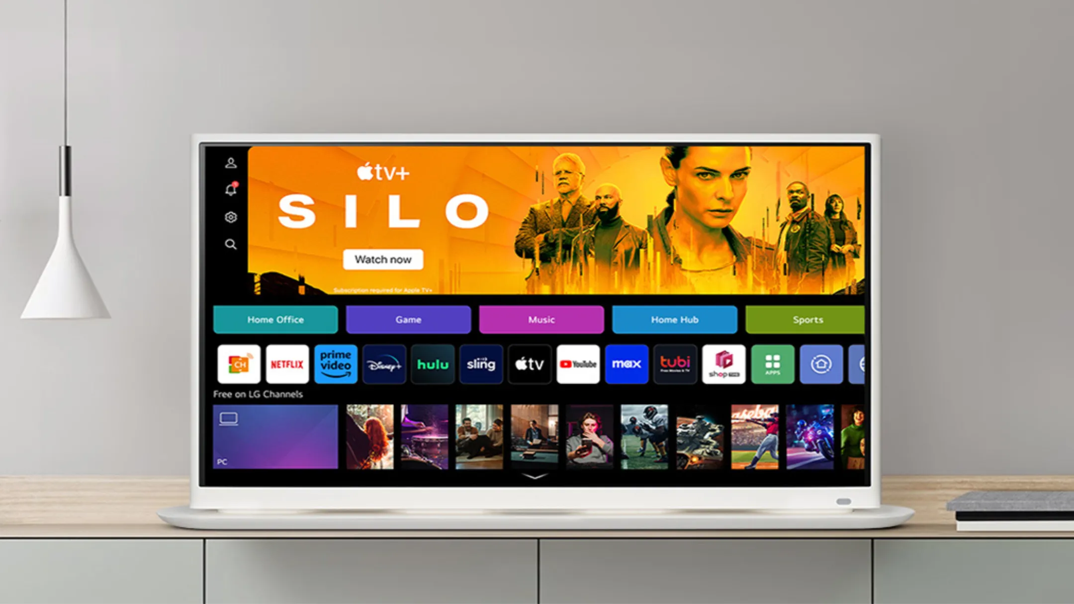 Góc nhìn cận cảnh màn hình LG 32SR70U-W 32 inch 4K UHD hiển thị giao diện webOS với các ứng dụng giải trí phổ biến.