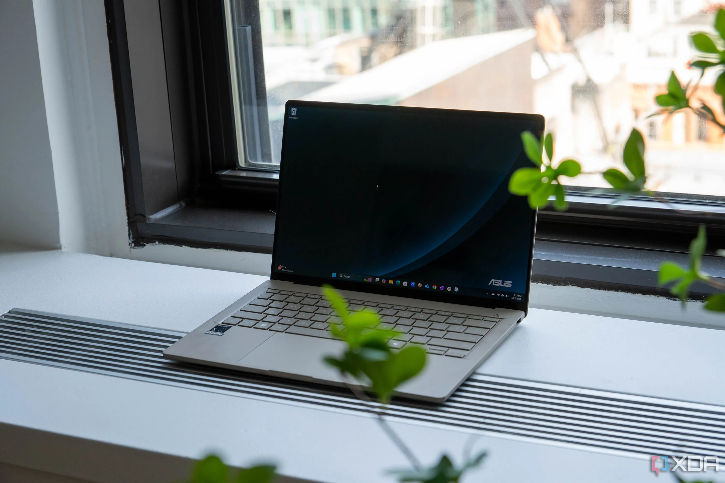 Hiệu năng Snapdragon X Plus trên Asus Zenbook A14 so sánh với các chip khác