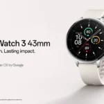 Hình ảnh cận cảnh đồng hồ thông minh OnePlus Watch 3 43mm màu Silver Steel trên cổ tay