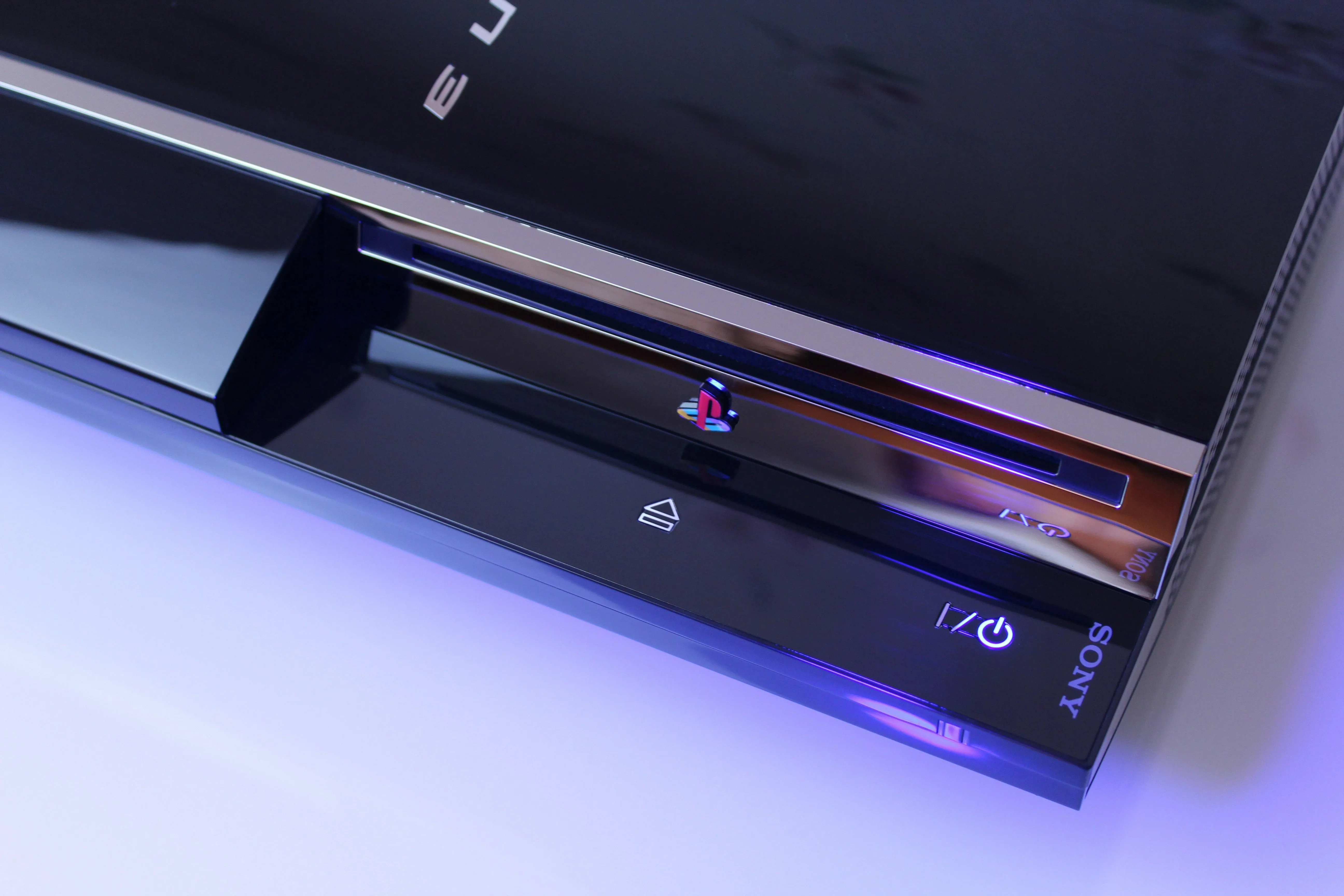 Máy console PlayStation 3, liên quan đến vụ tấn công mạng PlayStation Network năm 2011