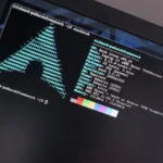 Máy tính xách tay Framework chạy hệ điều hành Hyprland Arch Linux