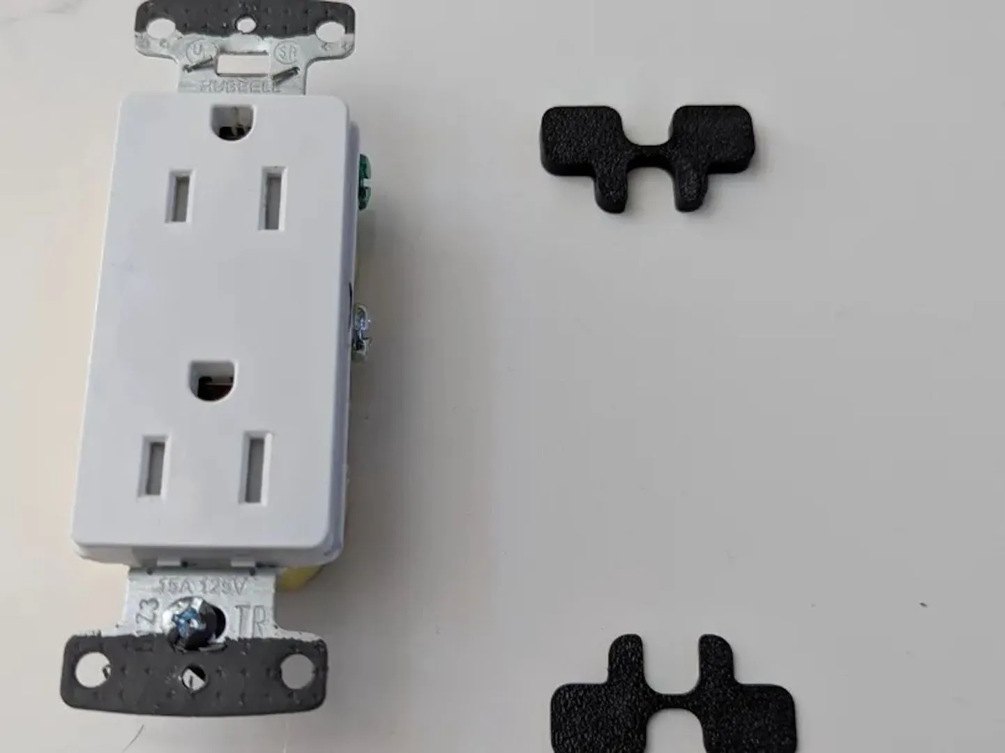 Miếng đệm ổ cắm điện in 3D giúp căn chỉnh ổ cắm chắc chắn