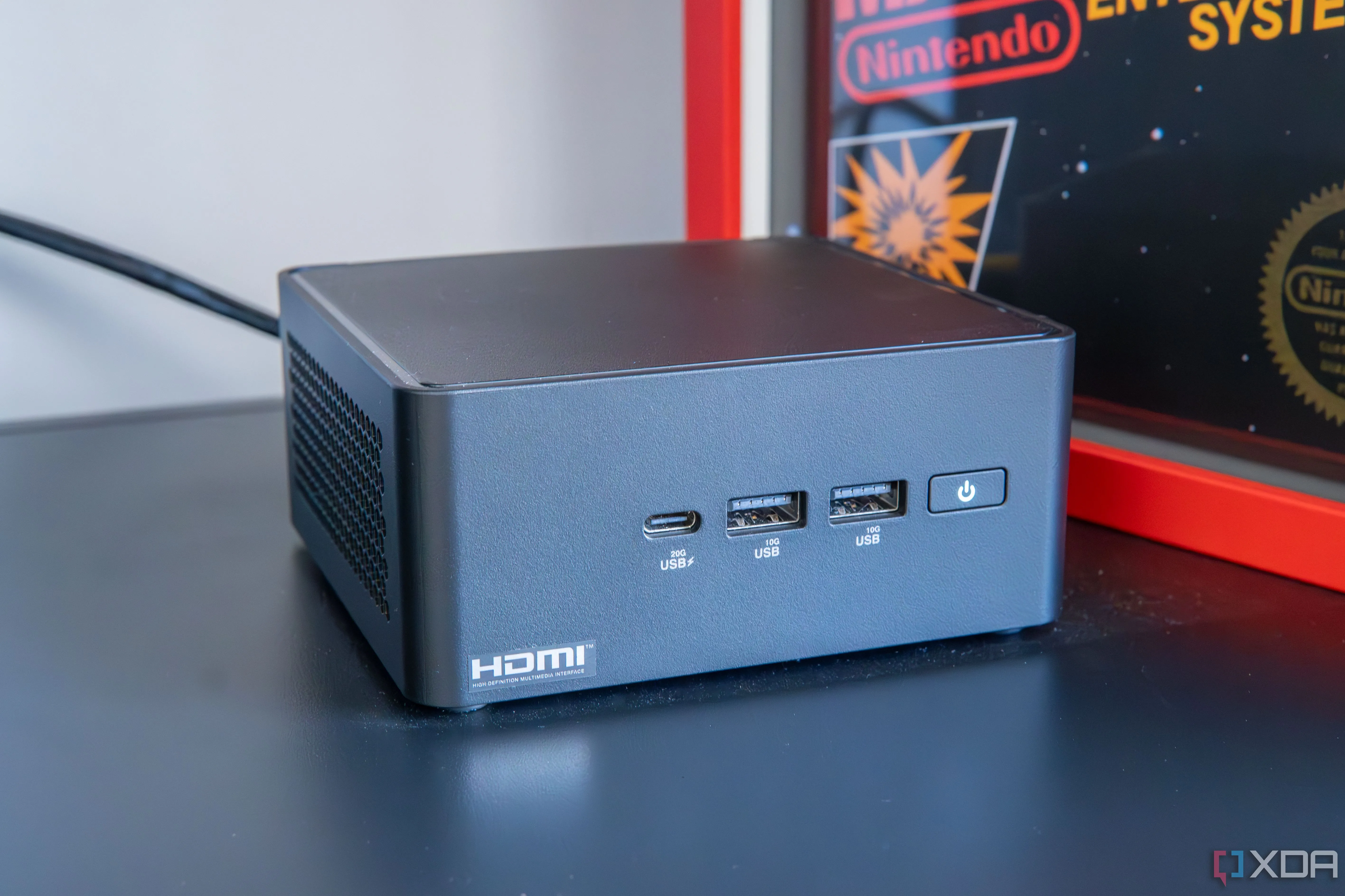 Mini PC góc nghiêng, giải pháp nhỏ gọn lý tưởng cho homelab và máy chủ NAS tự host