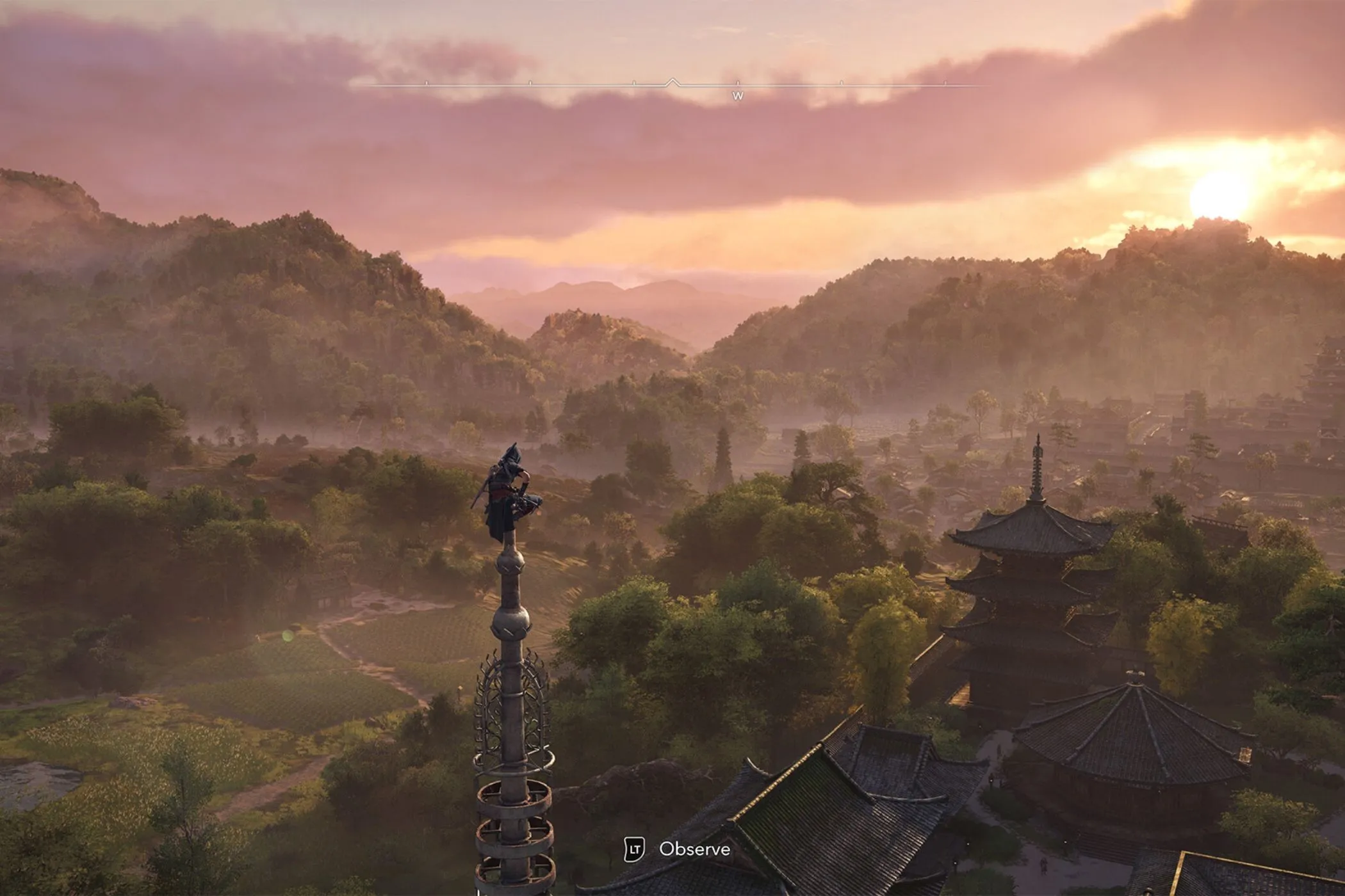 Naoe quan sát khu vực từ điểm cao, nghiên cứu lộ trình tuần tra của kẻ địch trong Assassin's Creed Shadows.