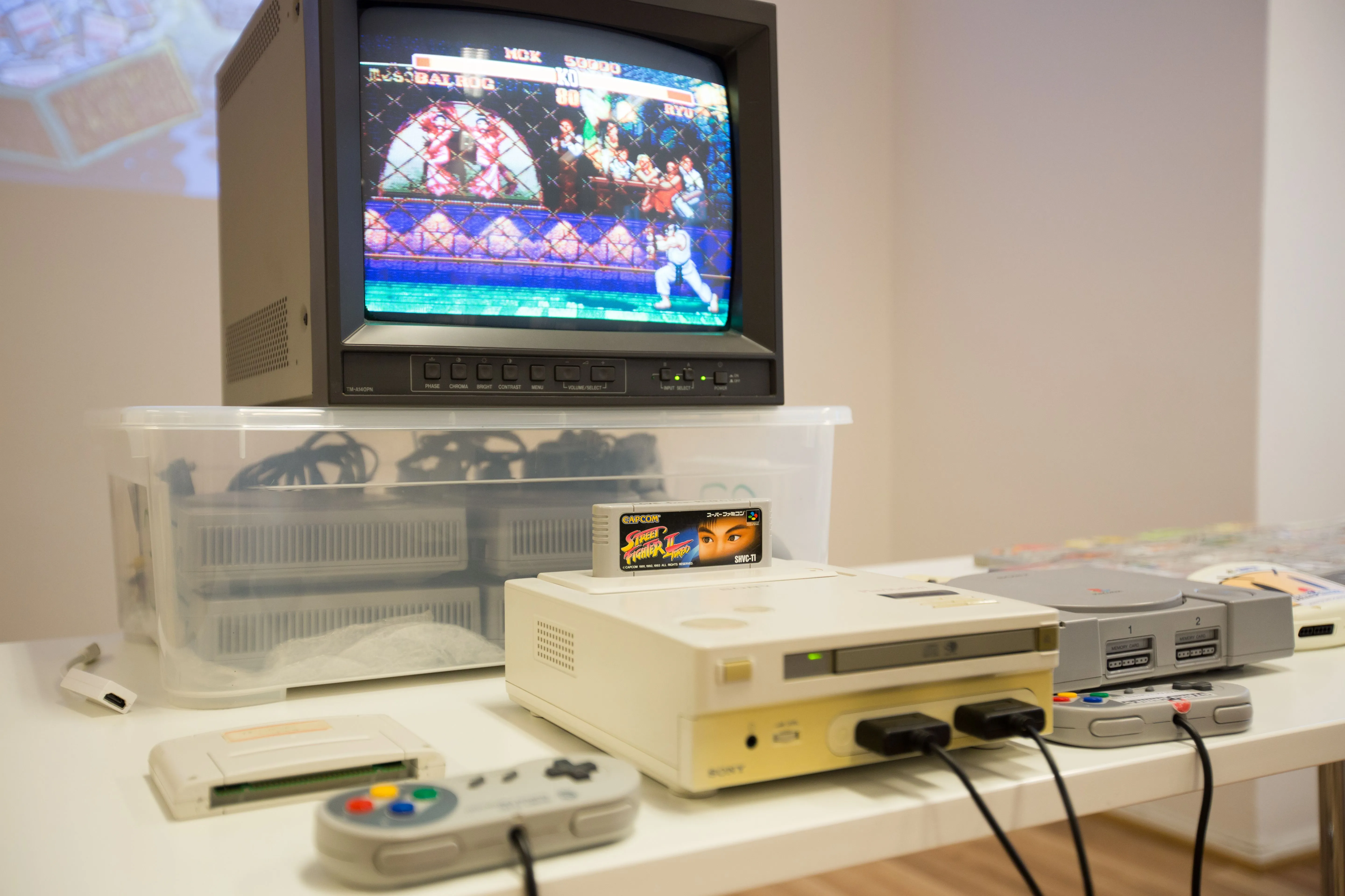 Nguyên mẫu Nintendo PlayStation duy nhất còn tồn tại, cho thấy khe cắm băng SNES và ổ đĩa CD-ROM