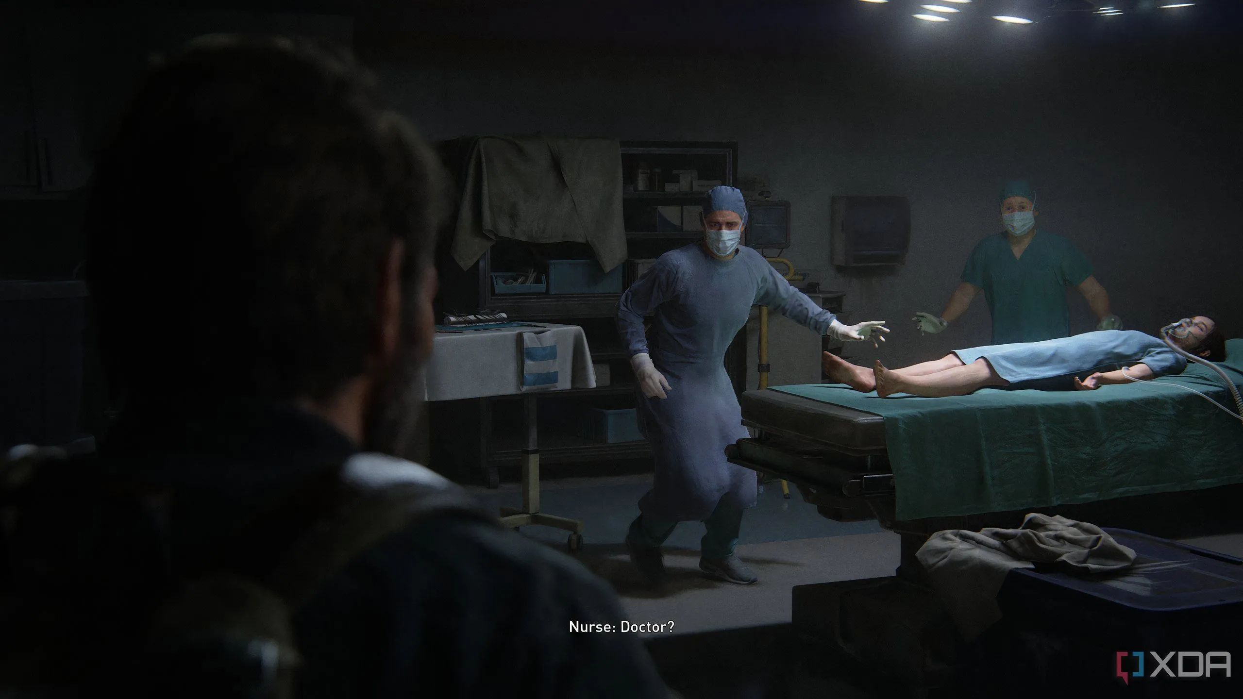 Phân cảnh phẫu thuật trong bệnh viện, liên quan đến cái chết của bố Abby và Joel trong The Last of Us Part II