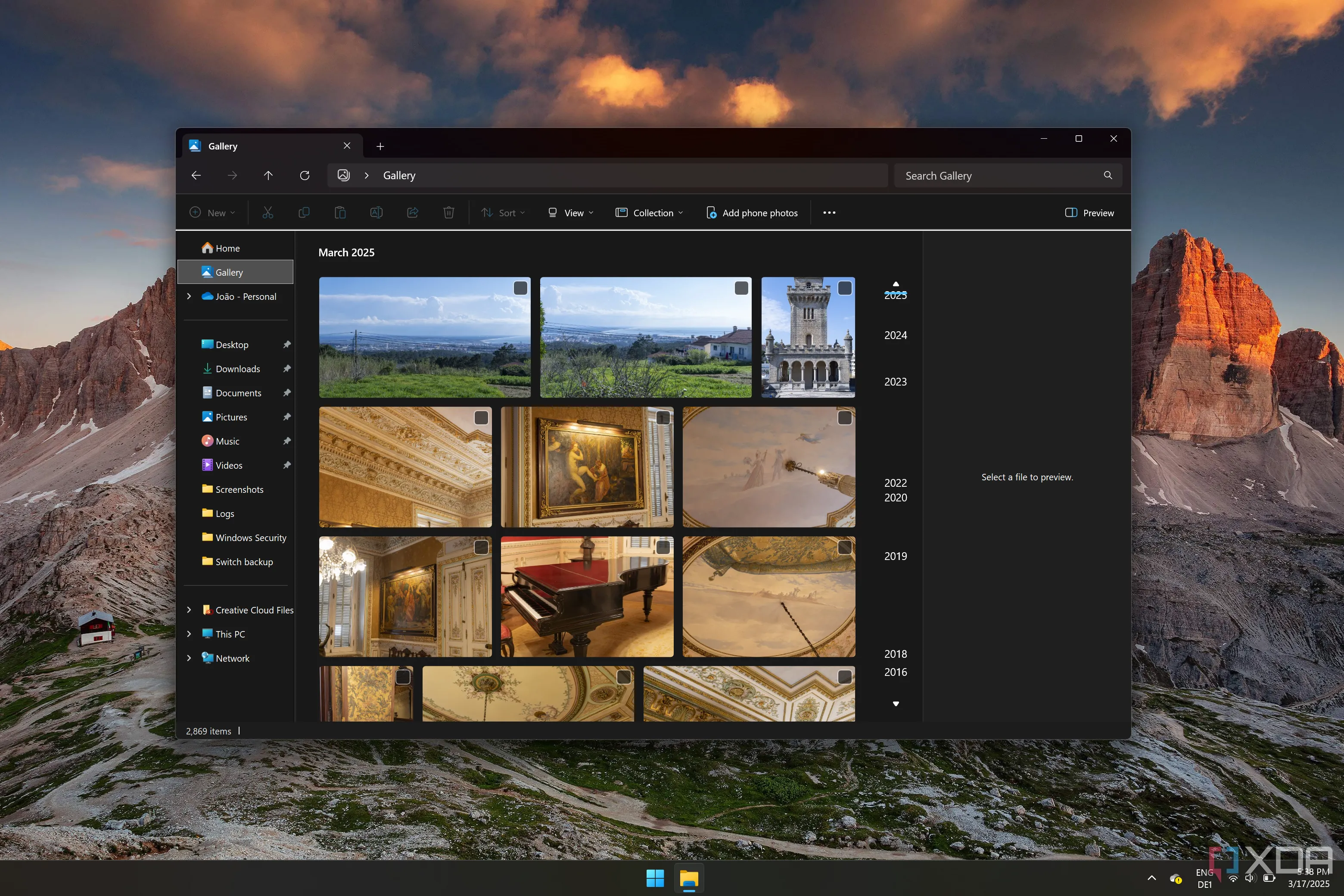 Phần Thư viện (Gallery) mới trong File Explorer của Windows 11, hiển thị ảnh theo dòng thời gian