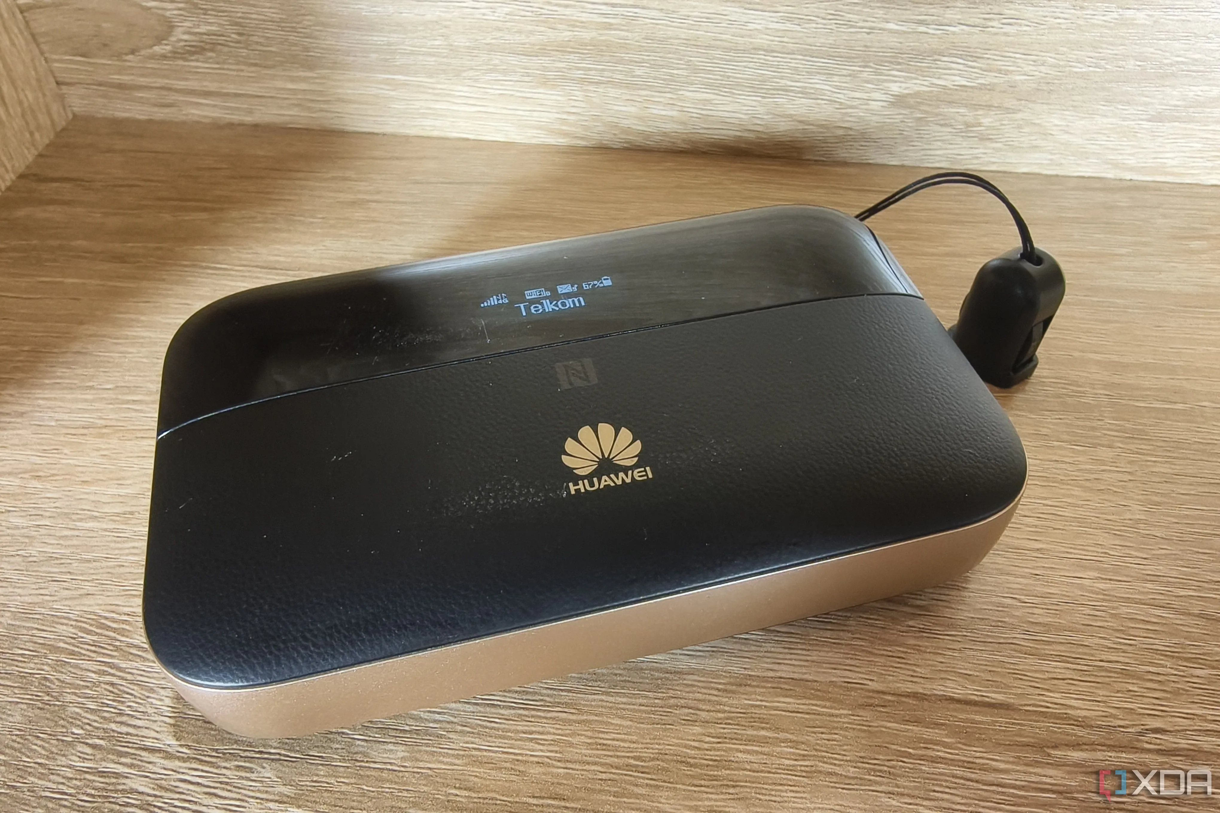 Router di động Huawei, một thiết bị phát WiFi 4G phổ biến với thiết kế tối giản và hiệu suất ổn định.