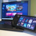 Steam Deck và laptop hiển thị giao diện cửa hàng Steam, đại diện cho hệ sinh thái game của Valve.