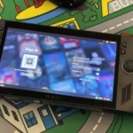 Thiết bị chơi game cầm tay chạy hệ điều hành SteamOS