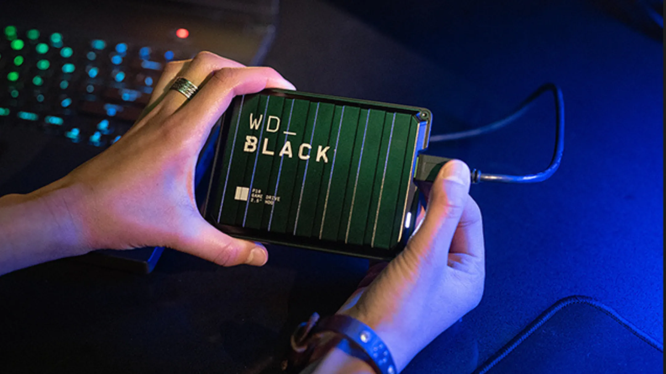 Thiết kế bền bỉ của ổ cứng WD_BLACK P10 4TB với vỏ kim loại